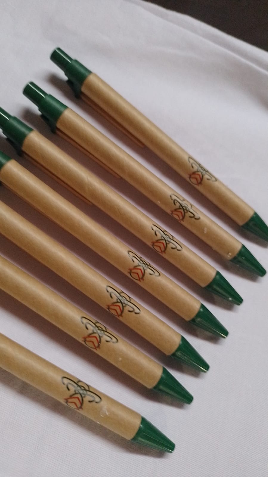 50 Canetas personalizadas -Reciclada - Papelão